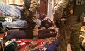 На Житомирщині СБУ ліквідувала банду торгівців наркотиками та зброєю
