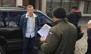 СБУ затримала прикордонника на хабарі в 20 тисяч гривень