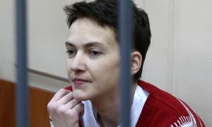 Українська льотчиця Надія Савченко не може слухати вирок стоячи
