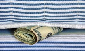 У Львові чоловік «здав» дружину поліції через вкрадену в нього «заначку»