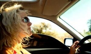 На спеціальній парковці для жінок - рожева розмітка