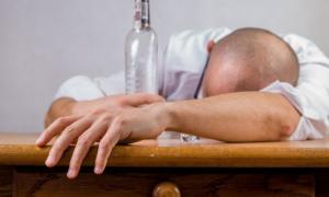 Учені: Алкоголіки відрізняються особливими нейронними зв’язками в мозку