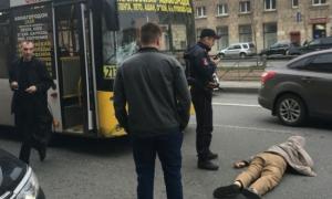 Тікаючи від поліції, росіянин потрапив під автобус