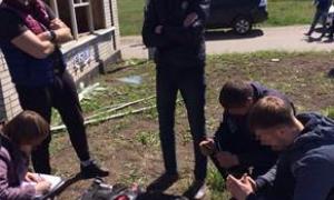 СБУ затримала в маршрутному таксі чоловіка з бурштином рідкісної породи на мільйон гривень