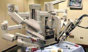 Автономний робот-хірург прооперував свиню