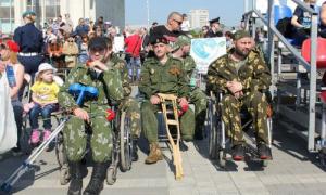 На параді в російському місті Тулі були присутні безногі «ветерани Новоросії» 