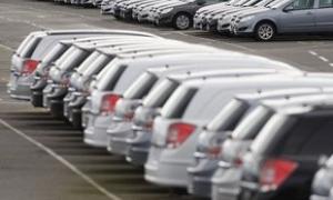 Уряд Литви розпродасть половину автомобілів