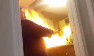 Британець пожартував над дружиною і підпалив їй волосся (відео)
