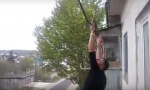 Мережу вразило відео з п’яним російським аналогом «людини-павука»