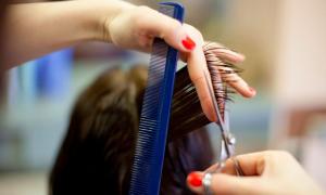 Австралійське містечко Блеколл намагається знайти перукаря хоча б через Інтернет
