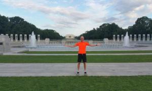Ранкова пробіжка Яценюка по Вашингтону «підірвала» Інтернет (фото) 