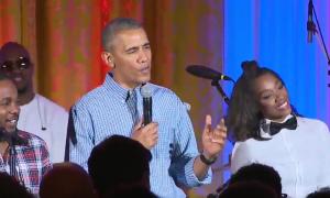 Барак Обама привітав свою дочку піснею (відео)