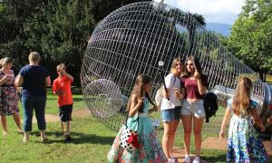 В окупованій Ялті відкрили  пам’ятник «відключенням електрики»