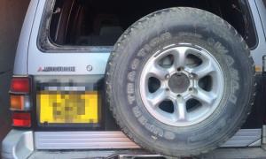 На Буковині контрабандисти цигарок наїхали автомобілем на співробітника СБУ 