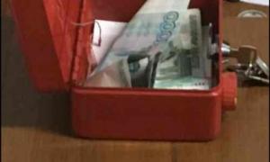 На пункті пропуску «Чонгар» на хабарі затримали митника