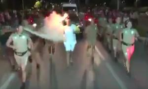 Бразилець спробував загасити Олімпійський вогонь вогнегасником (відео)
