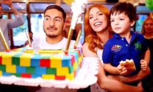 Анастасія Стоцька вперше показала тата свого сина
