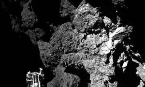 Зонд Philae, який першим в історії спустився на поверхню комети, попрощався з Землею
