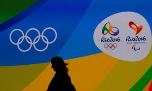 «Вболівальники», які проводжали збірну Росії на Олімпійські ігри, виявилися оплаченою масовкою