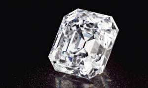 Пара з Шотландії знайшла в старому стільці прикраси з діамантами
