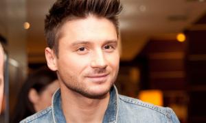 Сергій Лазарєв перевірив свій телефон на «водонепроникність»