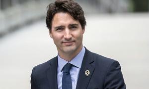 Напівголий канадський Прем’єр зіпсував весільне фото