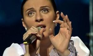 Олена Ваєнга зробила татуювання
