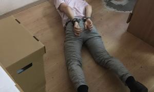 На хабарі спіймали двох слідчих управління поліції київського метрополітену 