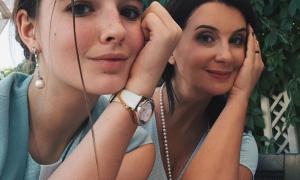 Шанувальники переплутали струнку Катерину Стриженову з її 16-річною донькою
