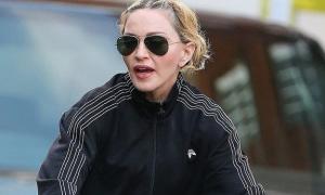 З Мадонною під час велосипедної прогулянки по Лондону трапився конфуз
