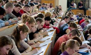 Для студентів-сиріт вводиться віковий ценз