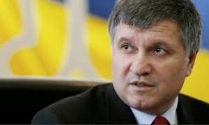 Аваков хоче зобовязати українців підкорятися поліцейським