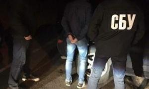 На Київщині затримано поліцейського за торгівлю наркотиками