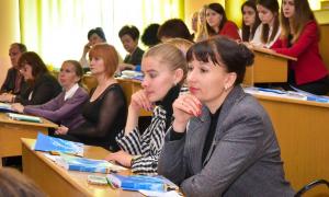 Міносвіти вимагає від вчителів спілкуватись виключно українською