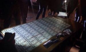 У судді з Дніпра заарештували нерухоме майно, гроші та коштовності 