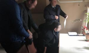 У Миколаєві поліцейський вимагав гроші за дозвіл на зброю