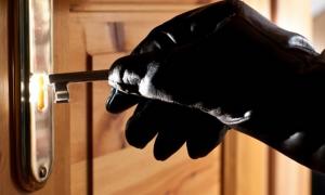 Група іноземців відзначилась у квартирних крадіжках в Україні