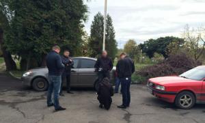 На Закарпатті на хабарі попалося подружжя освітян