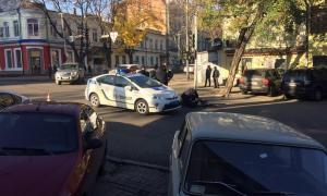 У Дніпрі автомобіль патрульних збив пенсіонера (фото)