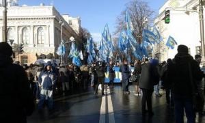 У Києві під Радою протестувальники вимагають захистити ошуканих вкладників