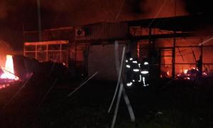 У херсонському селі одночасно згоріли три торгові заклади