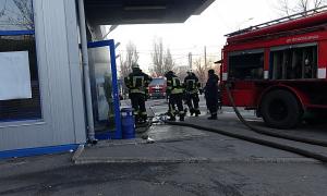 Рятувальники ліквідували пожежу в супермаркеті Маріуполя