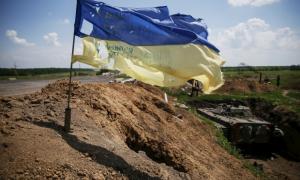 Ворог не припиняє бомбити по українських позиціях