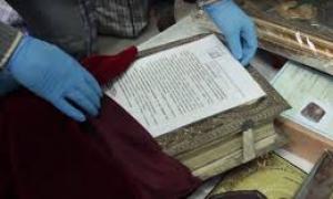 Знайдені скарби Азарова передадуть до Генпрокуратури