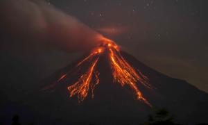 У Мексиці бушує вулкан Коліма