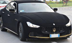 Власник Maserati Ghibli переодягнув авто в дорогий оксамит