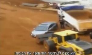 Житель Ізраїлю трактором розчавив авто судових приставів (відео)