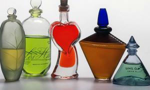 Учені: Сестри вибирають парфуми для чоловіків краще, ніж дружини
