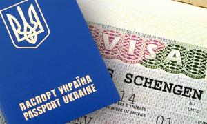 На безвіз можуть розраховувати тільки власники біометричних паспортів