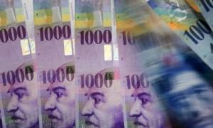 Жителька Швейцарії віднесла до поліції 50000 франків, які знайшла на вулиці